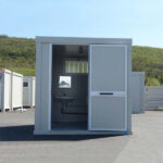 NUEVO BLOQUE SANITARIO ACCESIBLE CON INODORO Y LAVABO ACCESIBLES